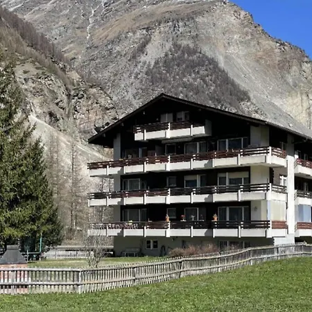 Haus Castello 아파트 *