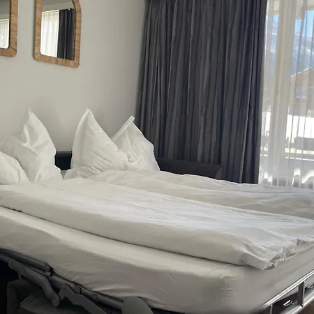 Haus Castello アパート ランダ